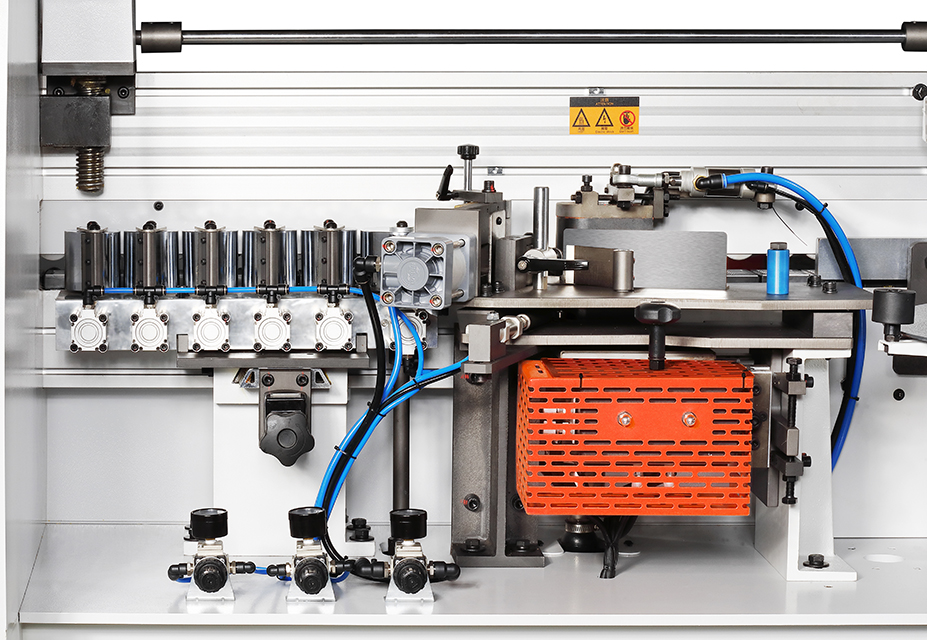 涂膠與封邊裝置